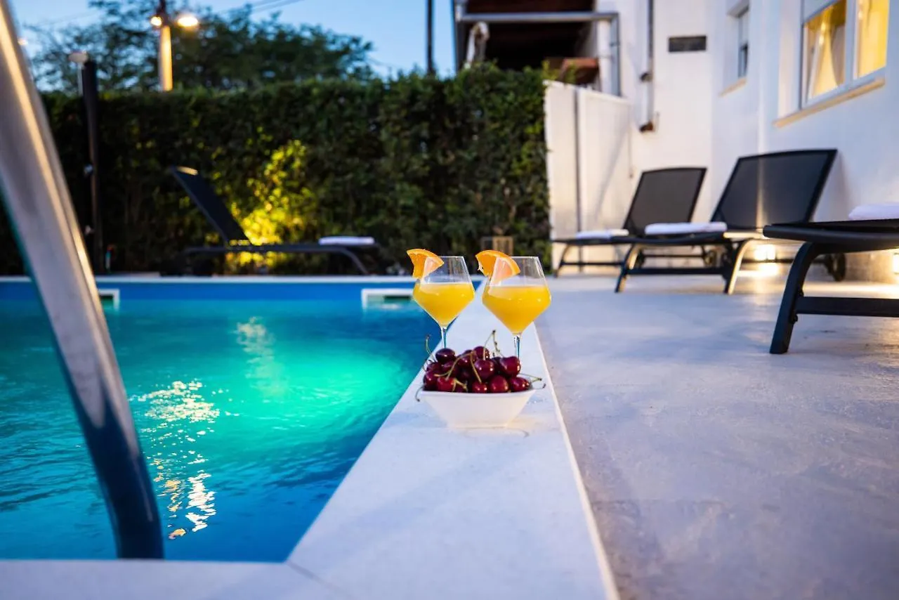Villa Nila Zadar 0*,  Croatia